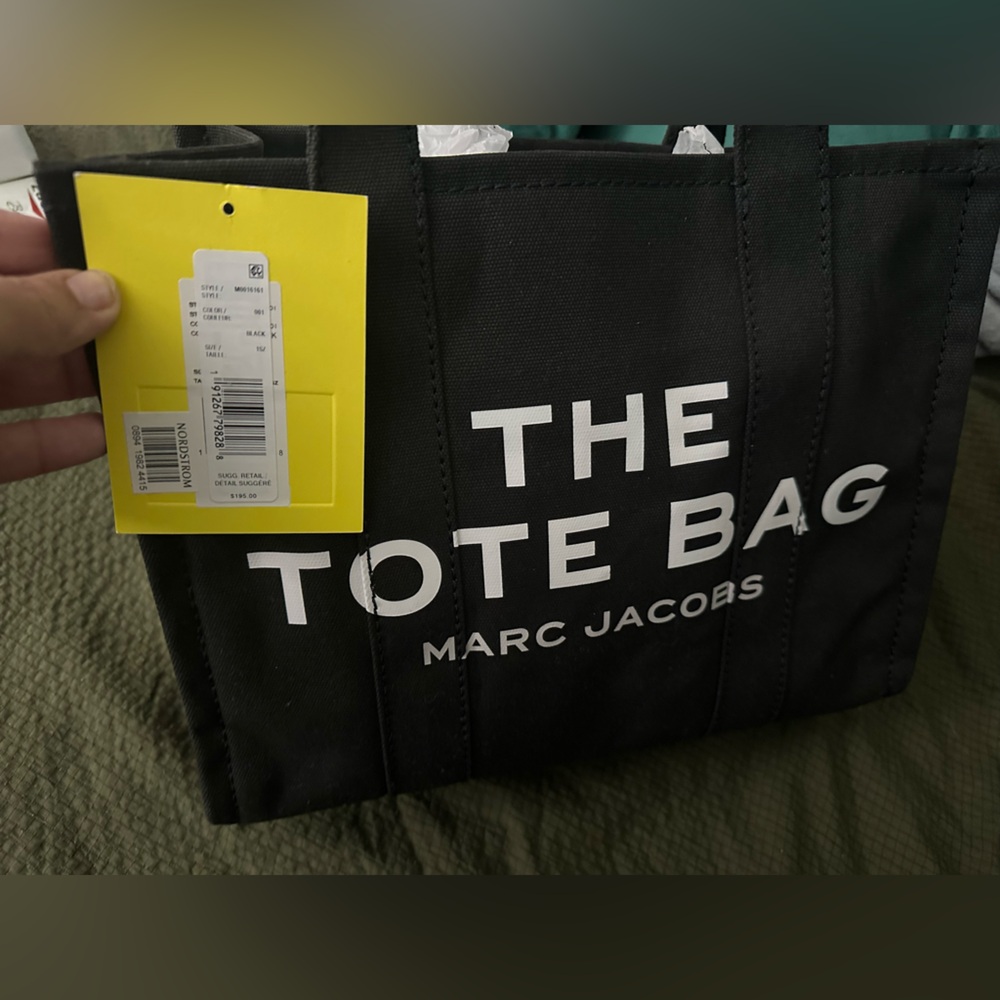 NWT Marc Jacob’s MEDIUM tote bag